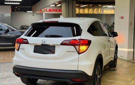 Honda Vezel, 2022 год, 1 300 000 рублей, 4 фотография