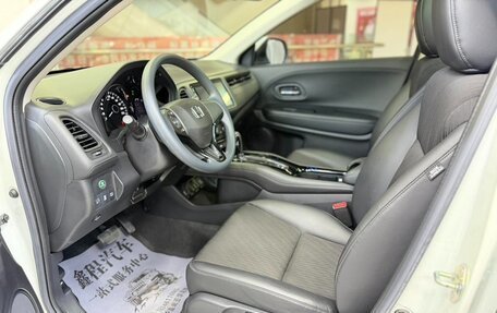 Honda Vezel, 2022 год, 1 300 000 рублей, 7 фотография