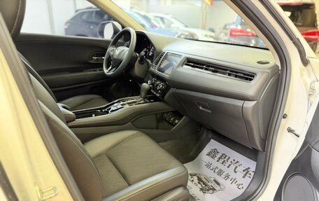 Honda Vezel, 2022 год, 1 300 000 рублей, 12 фотография