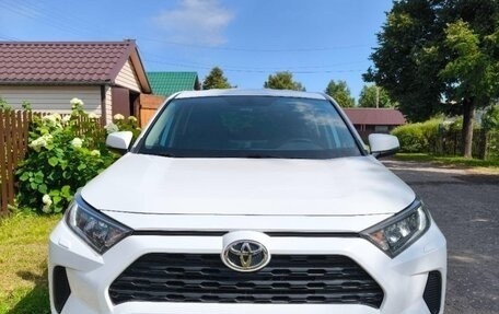 Toyota RAV4, 2021 год, 2 830 000 рублей, 2 фотография