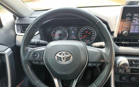 Toyota RAV4, 2021 год, 2 830 000 рублей, 13 фотография