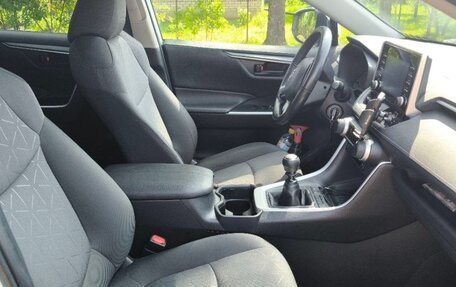 Toyota RAV4, 2021 год, 2 830 000 рублей, 11 фотография