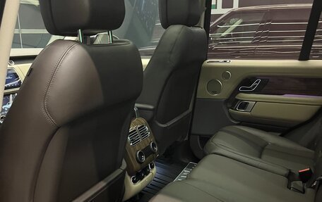 Land Rover Range Rover IV рестайлинг, 2018 год, 6 900 000 рублей, 17 фотография