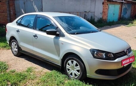 Volkswagen Polo VI (EU Market), 2013 год, 740 000 рублей, 2 фотография