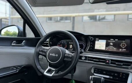 KIA K5, 2023 год, 2 100 000 рублей, 9 фотография