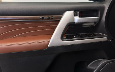 Toyota Land Cruiser 200, 2020 год, 7 200 000 рублей, 13 фотография