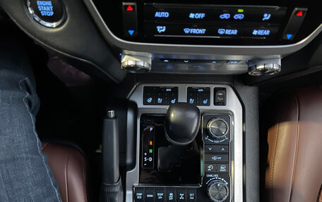 Toyota Land Cruiser 200, 2016 год, 7 500 000 рублей, 8 фотография