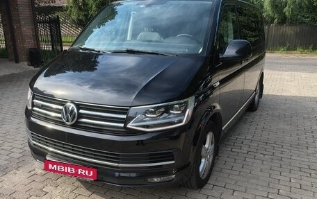 Volkswagen Multivan T6 рестайлинг, 2019 год, 5 600 000 рублей, 2 фотография