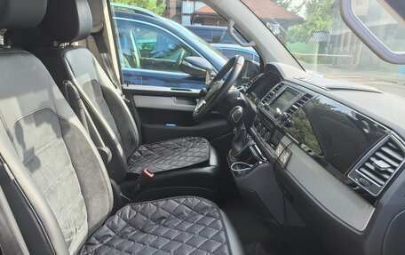 Volkswagen Multivan T6 рестайлинг, 2019 год, 5 600 000 рублей, 10 фотография