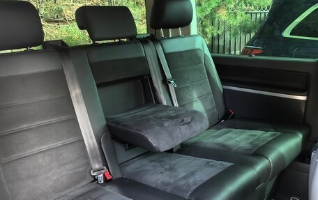 Volkswagen Multivan T6 рестайлинг, 2019 год, 5 600 000 рублей, 8 фотография