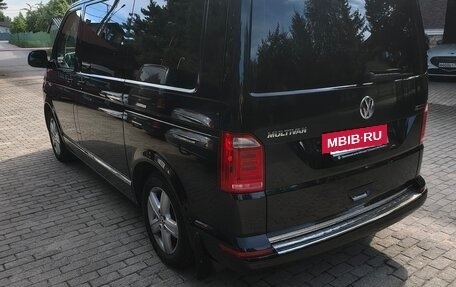 Volkswagen Multivan T6 рестайлинг, 2019 год, 5 600 000 рублей, 4 фотография