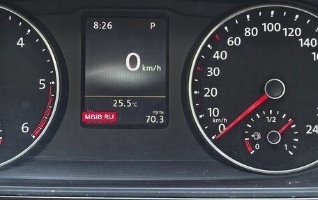 Volkswagen Multivan T6 рестайлинг, 2019 год, 5 600 000 рублей, 12 фотография