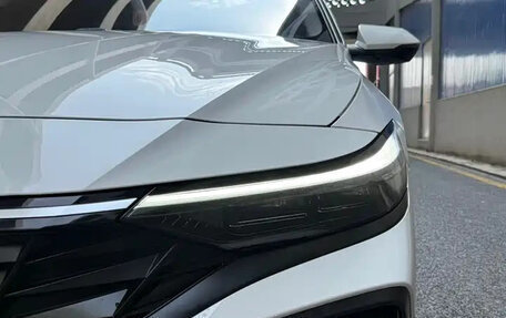 Hyundai Elantra, 2023 год, 1 811 000 рублей, 8 фотография