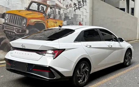 Hyundai Elantra, 2023 год, 1 811 000 рублей, 7 фотография