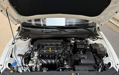 Hyundai Elantra, 2023 год, 1 811 000 рублей, 16 фотография