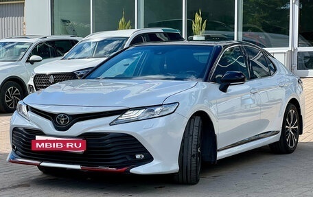 Toyota Camry, 2021 год, 1 999 000 рублей, 3 фотография