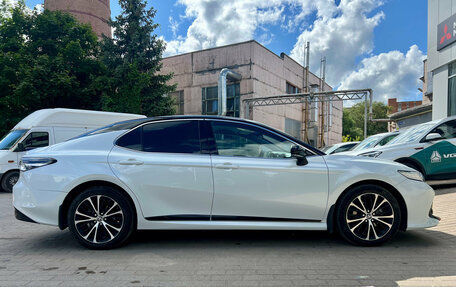 Toyota Camry, 2021 год, 1 999 000 рублей, 8 фотография