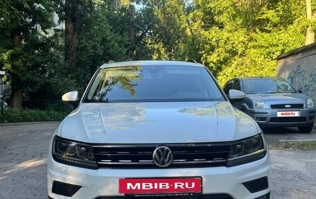 Volkswagen Tiguan II, 2020 год, 2 495 000 рублей, 2 фотография
