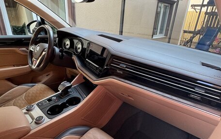 Volkswagen Touareg III, 2018 год, 5 200 000 рублей, 13 фотография