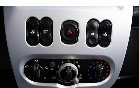 Renault Sandero I, 2011 год, 899 000 рублей, 16 фотография