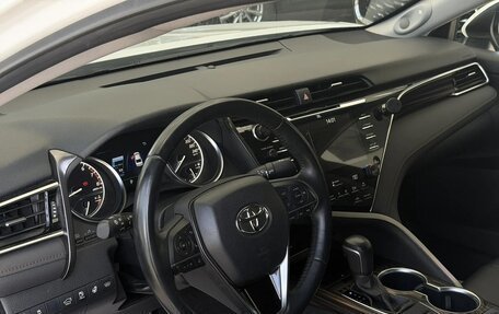 Toyota Camry, 2019 год, 2 930 000 рублей, 8 фотография
