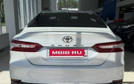 Toyota Camry, 2019 год, 2 930 000 рублей, 5 фотография