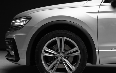 Volkswagen Tiguan II, 2018 год, 2 550 000 рублей, 10 фотография