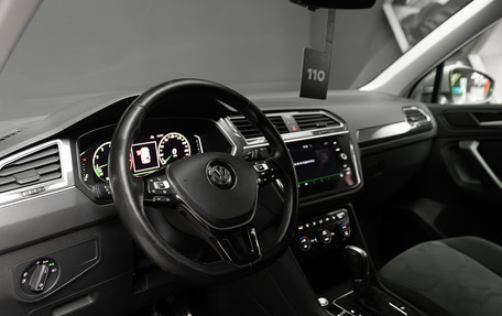 Volkswagen Tiguan II, 2018 год, 2 550 000 рублей, 13 фотография