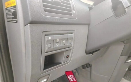 KIA Carens I (RS), 2003 год, 300 000 рублей, 13 фотография