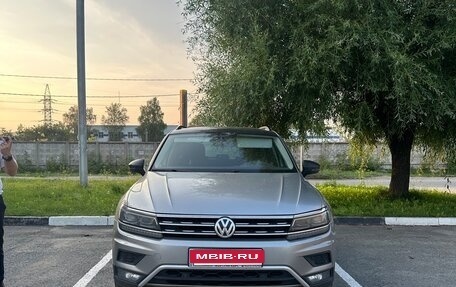 Volkswagen Tiguan II, 2019 год, 2 600 000 рублей, 1 фотография