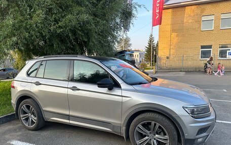 Volkswagen Tiguan II, 2019 год, 2 600 000 рублей, 3 фотография