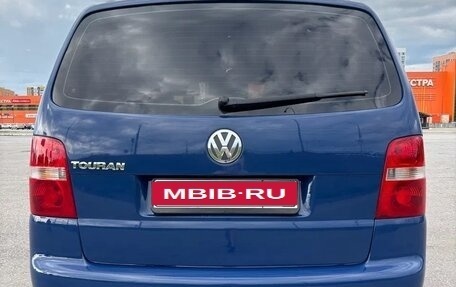 Volkswagen Touran III, 2006 год, 550 000 рублей, 3 фотография