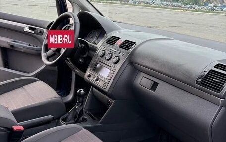 Volkswagen Touran III, 2006 год, 550 000 рублей, 10 фотография