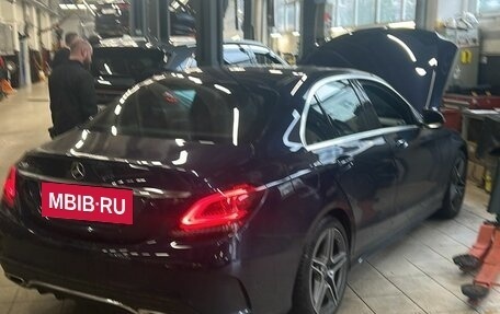 Mercedes-Benz C-Класс, 2018 год, 3 250 000 рублей, 9 фотография