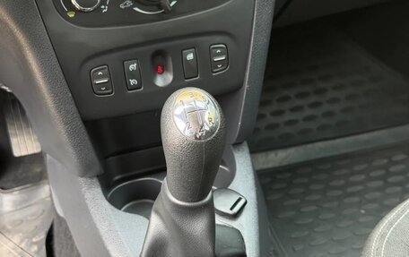 Renault Logan II, 2017 год, 770 000 рублей, 13 фотография