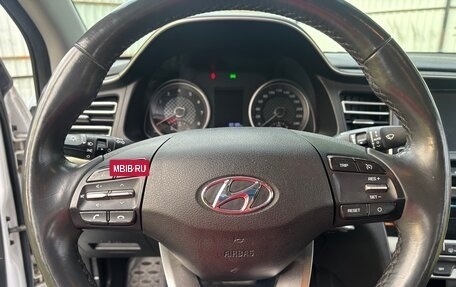 Hyundai Elantra VI рестайлинг, 2019 год, 1 620 000 рублей, 4 фотография