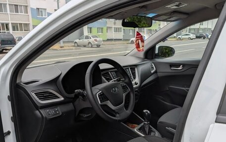 Hyundai Solaris II рестайлинг, 2019 год, 780 000 рублей, 3 фотография