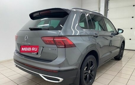 Volkswagen Tiguan II, 2021 год, 2 499 000 рублей, 6 фотография