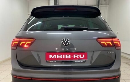 Volkswagen Tiguan II, 2021 год, 2 499 000 рублей, 18 фотография