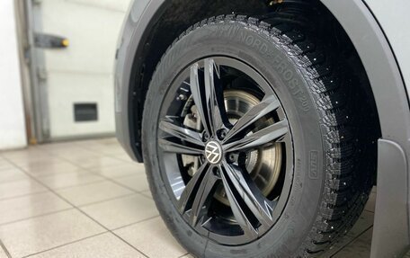 Volkswagen Tiguan II, 2021 год, 2 499 000 рублей, 20 фотография