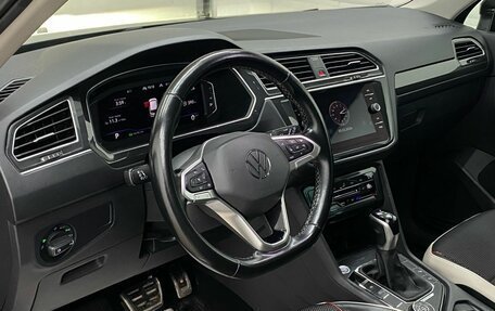 Volkswagen Tiguan II, 2021 год, 2 499 000 рублей, 25 фотография
