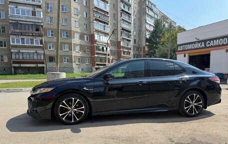 Toyota Camry, 2019 год, 1 650 000 рублей, 3 фотография