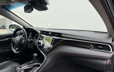 Toyota Camry, 2019 год, 3 750 000 рублей, 10 фотография