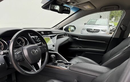 Toyota Camry, 2019 год, 3 750 000 рублей, 9 фотография