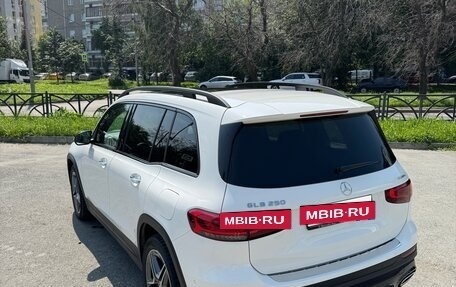 Mercedes-Benz GLB, 2019 год, 3 600 000 рублей, 9 фотография