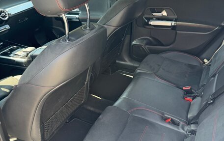 Mercedes-Benz GLB, 2019 год, 3 600 000 рублей, 15 фотография