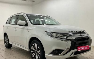 Mitsubishi Outlander III рестайлинг 3, 2022 год, 2 799 000 рублей, 1 фотография