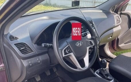 Hyundai Solaris II рестайлинг, 2013 год, 820 000 рублей, 6 фотография