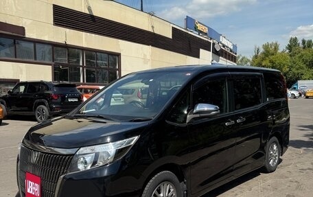 Toyota Esquire I, 2016 год, 2 210 000 рублей, 3 фотография