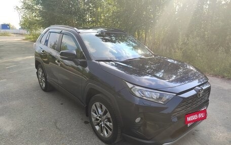 Toyota RAV4, 2020 год, 3 050 000 рублей, 7 фотография